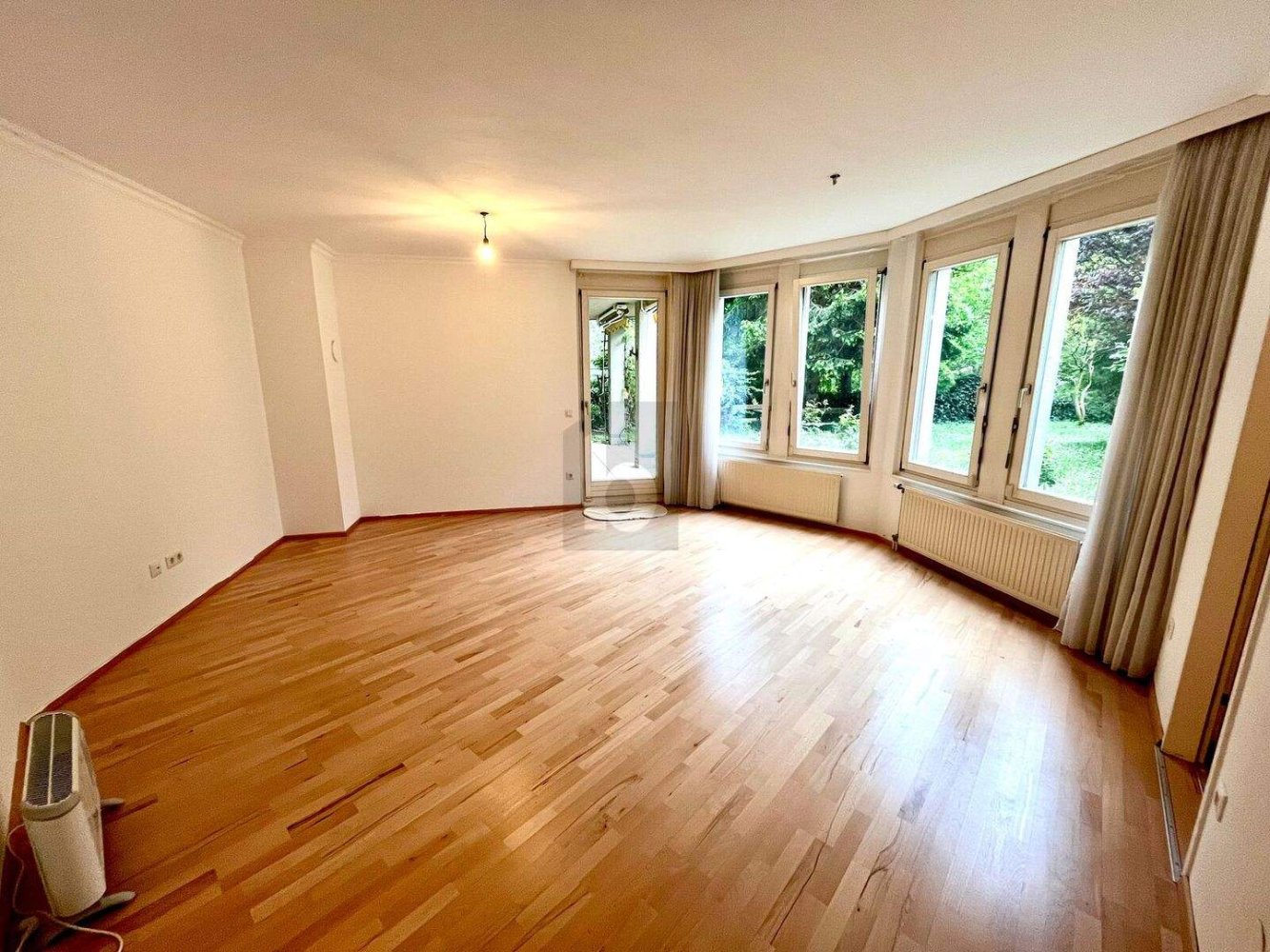 3 rooms Apartment in Hietzing, Austria No. 257292