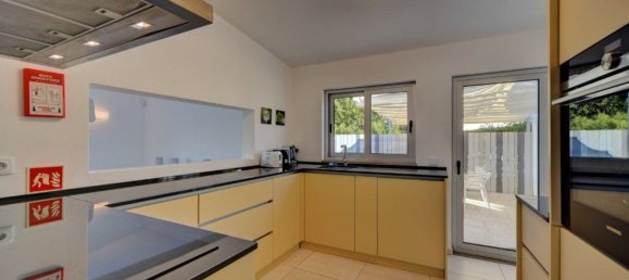 4 غرف نوم منزل في Quarteira, Portugal رقم 172476 6