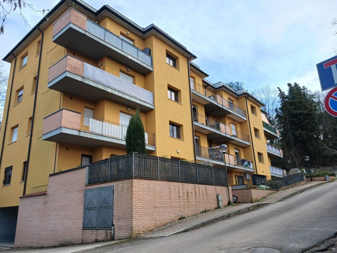 270m² Building in Chianciano Terme, Italy No. 323343
