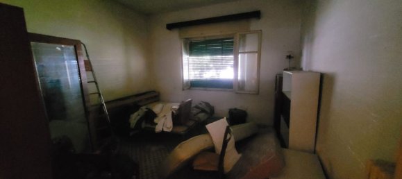 5 rooms Apartment in Perugia, Italy No. 147049 5