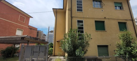 5 rooms Apartment in Perugia, Italy No. 147049 10