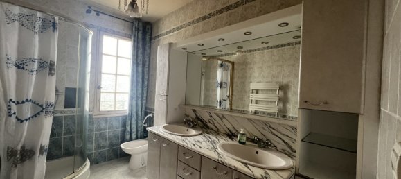 4 bedrooms House in Monts, France No. 55260 27