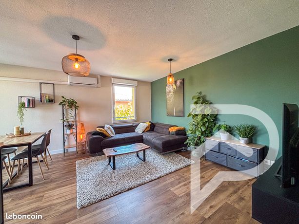 2 bedrooms Apartment in L'Isle-Jourdain, France No. 363365