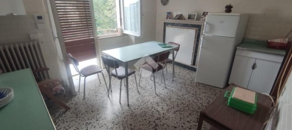 6 rooms Apartment in Valfabbrica, Italy No. 122852 8
