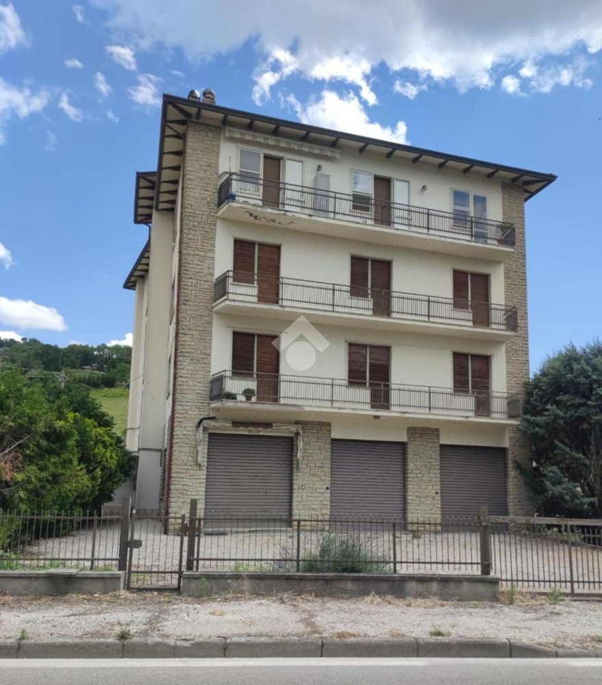 6 rooms Apartment in Valfabbrica, Italy No. 122852