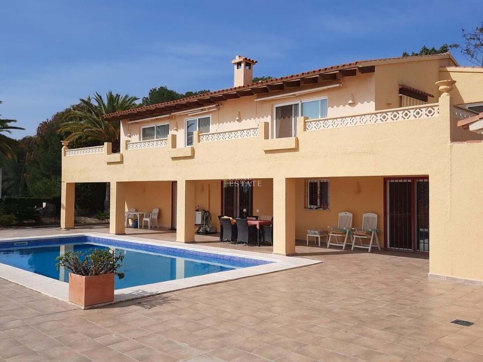 4 bedrooms Villa in Alicante, Spain No. 282324