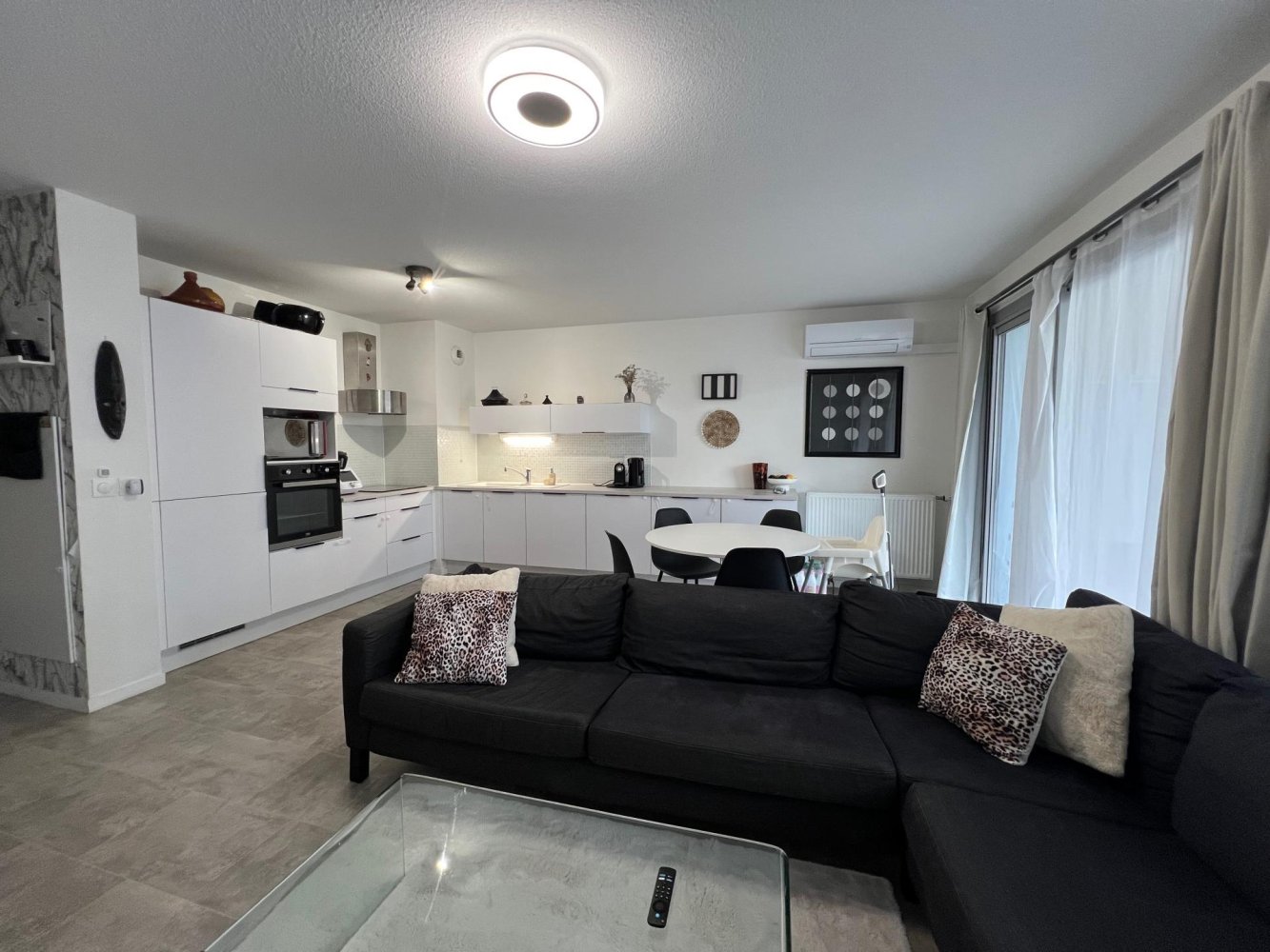 Квартира с 2 спальнями в Бордо, Франция № 96670