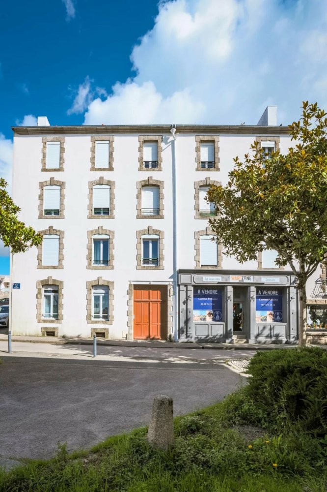 1 room Commercial property in Vannes, France No. 196772