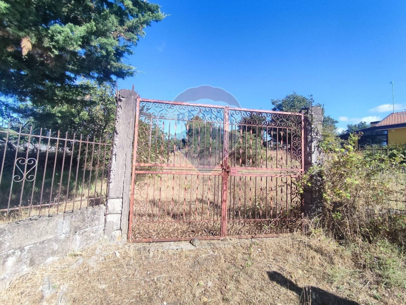 1078m² Land in Belpasso, Italy No. 295057