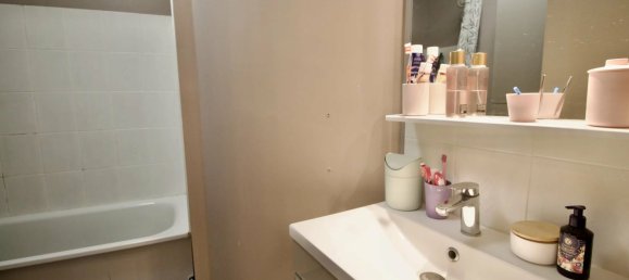 1 bedroom Apartment in Elancourt, France No. 297175 8