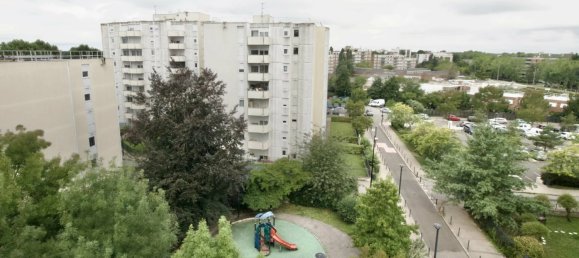 1 bedroom Apartment in Elancourt, France No. 297175 9