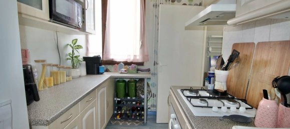 1 bedroom Apartment in Elancourt, France No. 297175 6