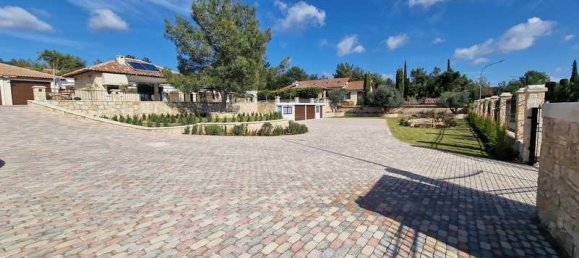 4 bedrooms House in Souni–Zanatzia, Cyprus No. 16526 9