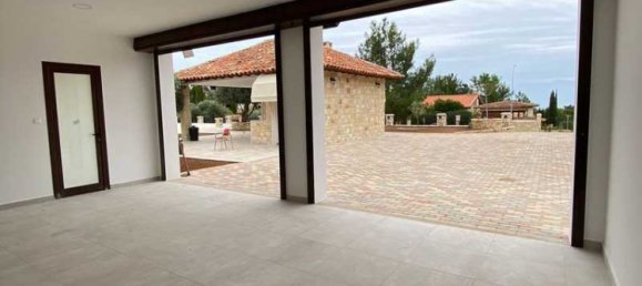 4 bedrooms House in Souni–Zanatzia, Cyprus No. 16526 7