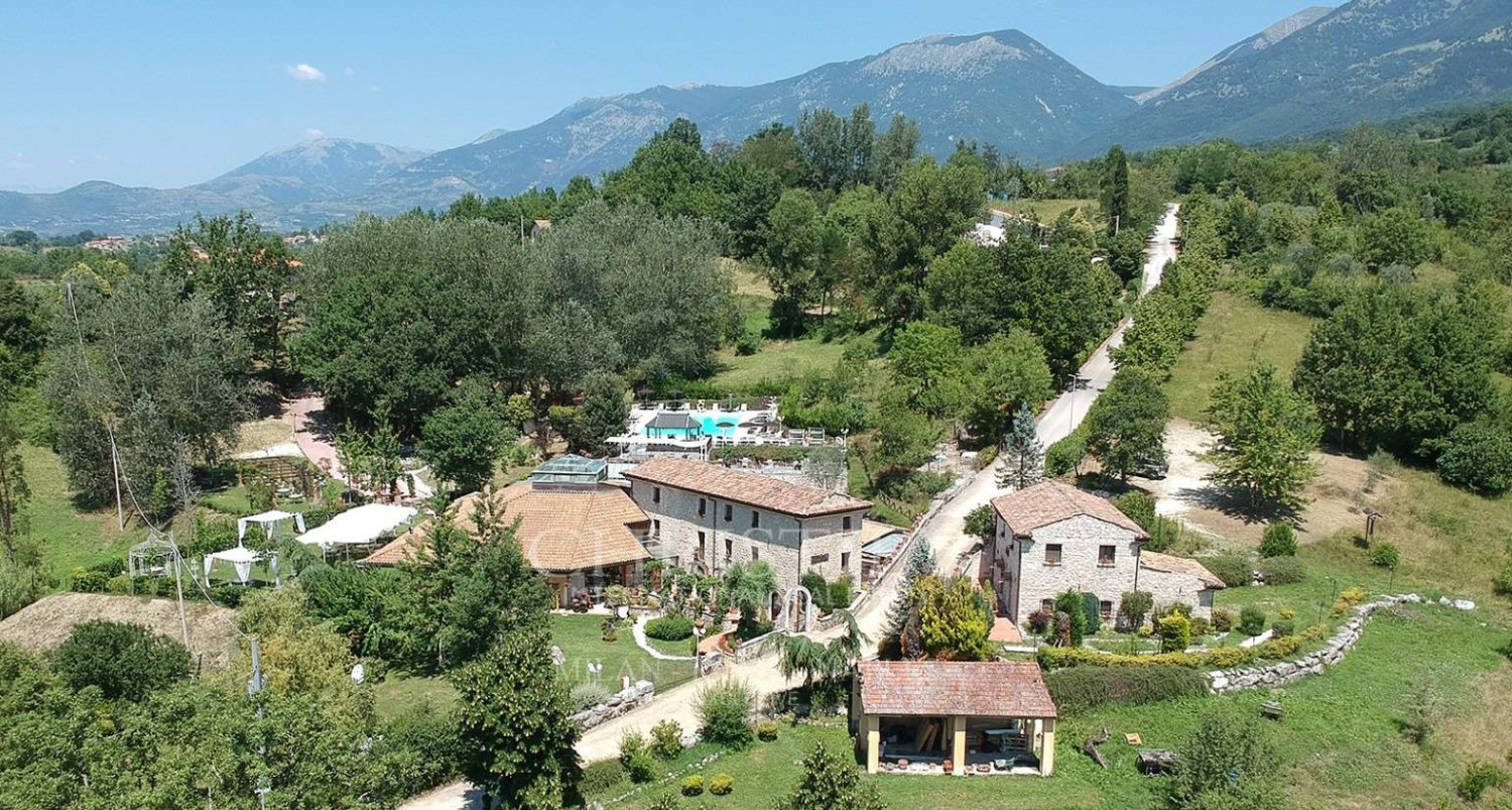 9 rooms Hotel in Settefrati, Italy No. 360813