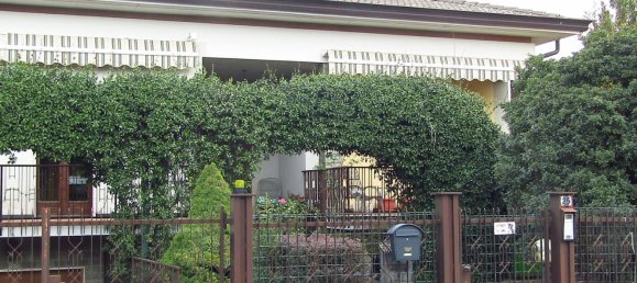 5 rooms Villa in Induno Olona, Italy No. 238624 7