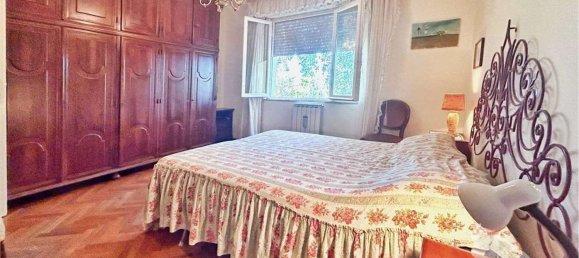 5 rooms Apartment in Forte dei Marmi, Italy No. 205555 9