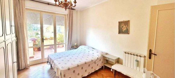 5 rooms Apartment in Forte dei Marmi, Italy No. 205555 10