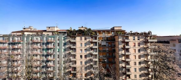 3 rooms Apartment in Milan, Italy No. 239886 20