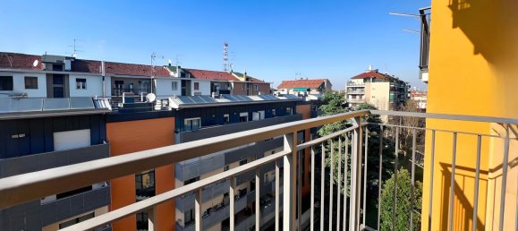 3 rooms Apartment in Milan, Italy No. 239886 11
