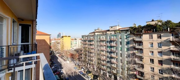 3 rooms Apartment in Milan, Italy No. 239886 2