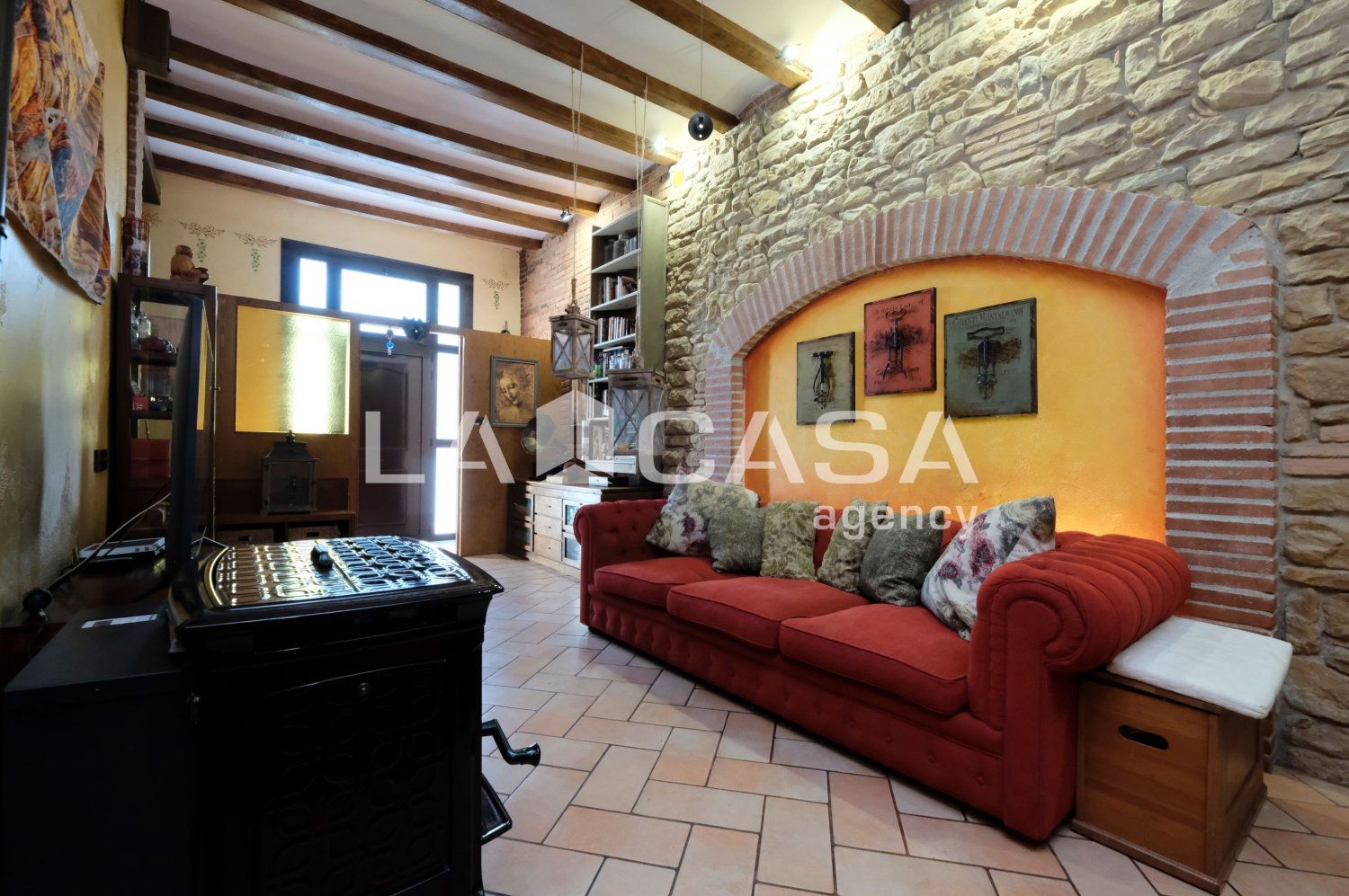 2 bedrooms Townhouse in Horta-Guinardo, Spain No. 236021