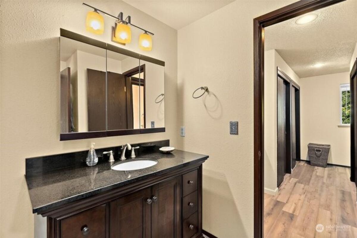 2 bedrooms House in University Place, USA No. 418193