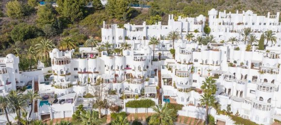 3 bedrooms Penthouse in Marbella, Spain No. 99321 2