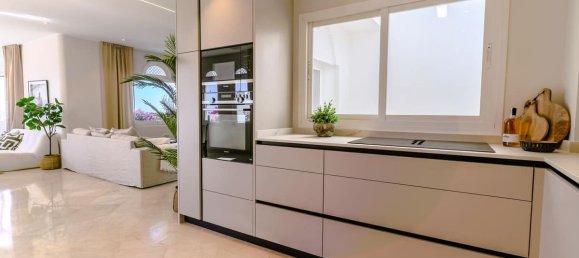 3 bedrooms Penthouse in Marbella, Spain No. 99321 6