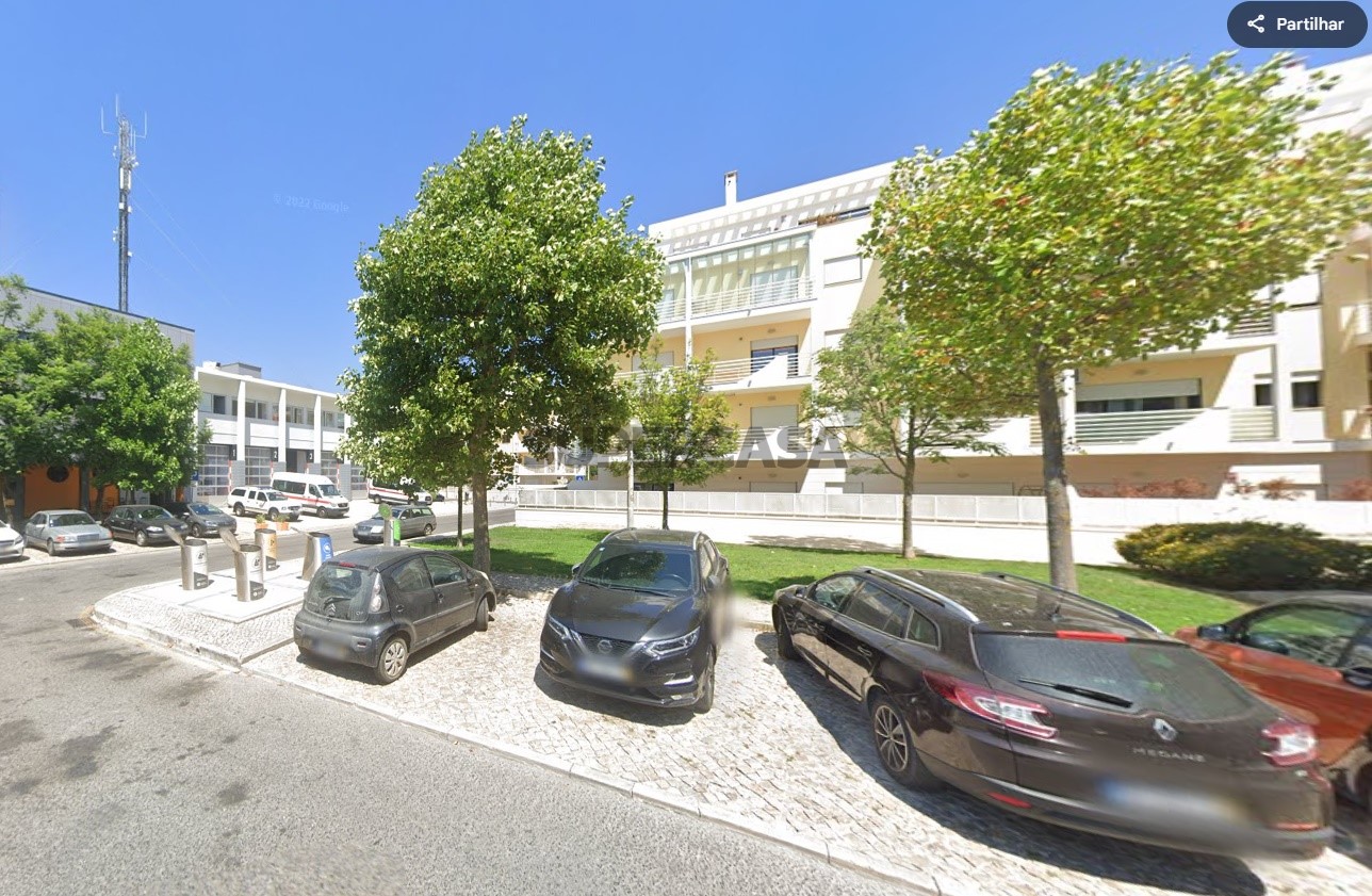 Propriété commerciale à Cascais, Portugal 118m² No. 233966