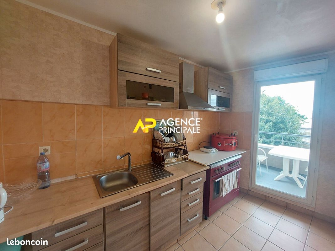 Apartamento de 3 dormitorios en Argenteuil, France No. 178207