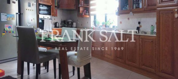 3 Schlafzimmer Maisonette-Wohnung in Mellieha, Malta, Nr. 2197 4