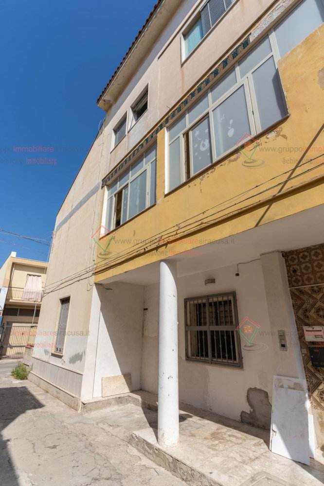 4 rooms Apartment in Syracuse, Italy No. 243866