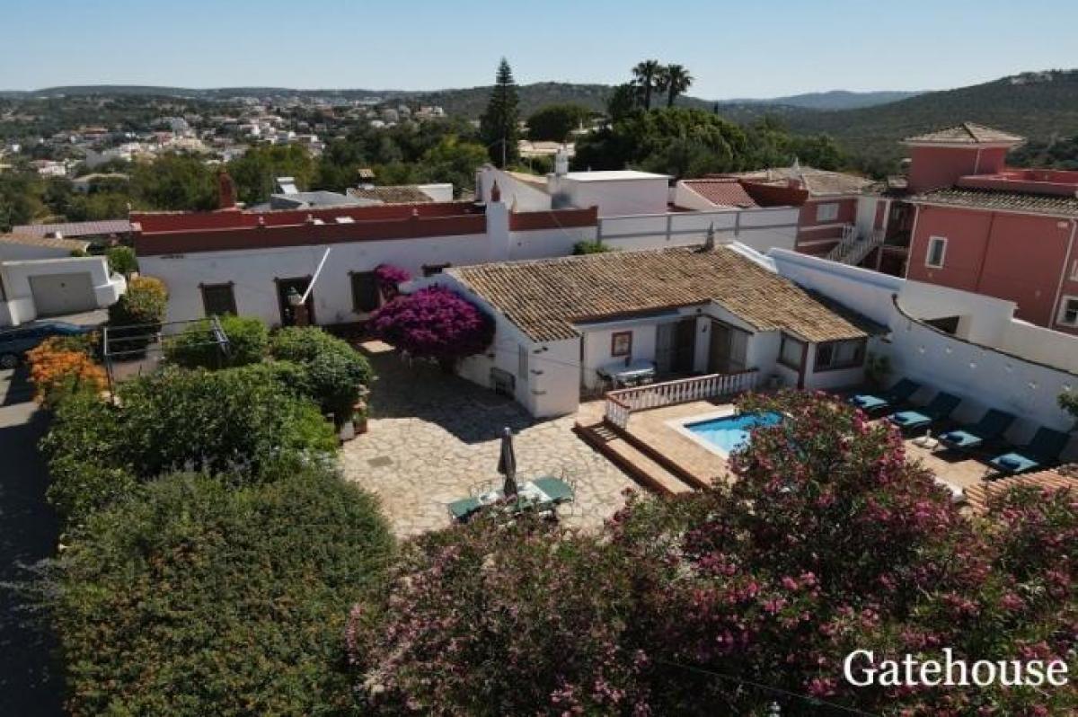 5 bedrooms Villa in Loule, Portugal No. 940