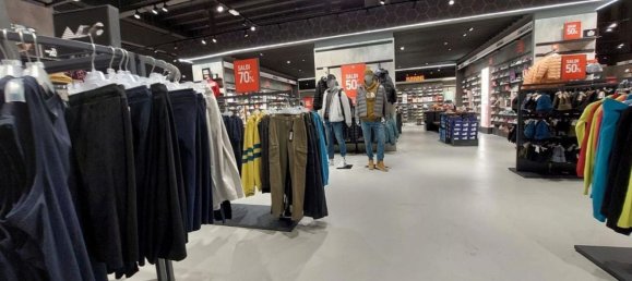 1363m² Commercial property in Piacenza, Italy No. 372501 4