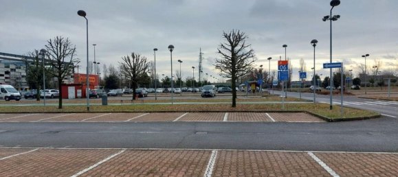 1363m² Commercial property in Piacenza, Italy No. 372501 15