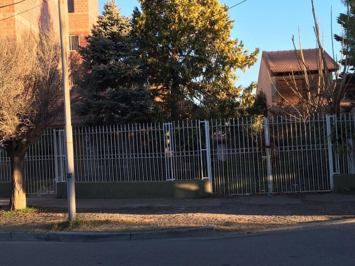 3 bedrooms House in Neuquen, Argentina No. 5319