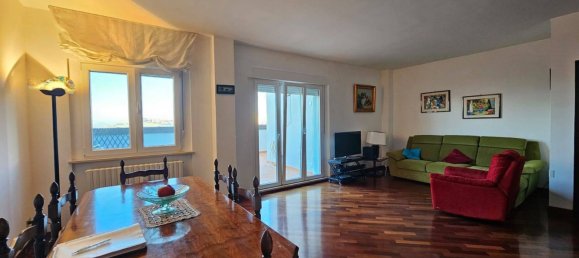 4 rooms Apartment in Fermo, Italy No. 157587 3