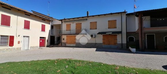 2 bedrooms Villa in Valsamoggia, Italy No. 320827 2