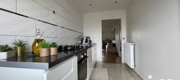 3 rooms Apartment in Nanterre, France No. 170410 8