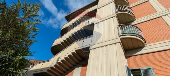 3 Schlafzimmer Wohnung in Adrano, Italy, Nr. 170716 9