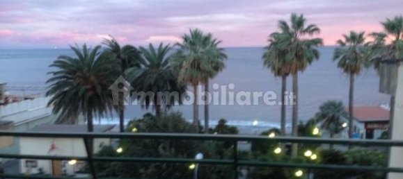 Apartamento de 3 dormitorios en Varazze, Italy No. 222352 2