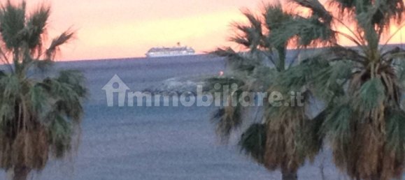 Apartamento de 3 dormitorios en Varazze, Italy No. 222352 3