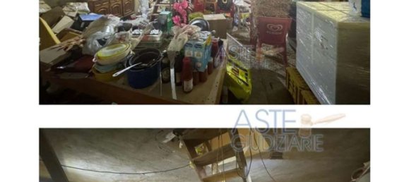 5 rooms Apartment in Isca sullo Ionio, Italy No. 186139 8