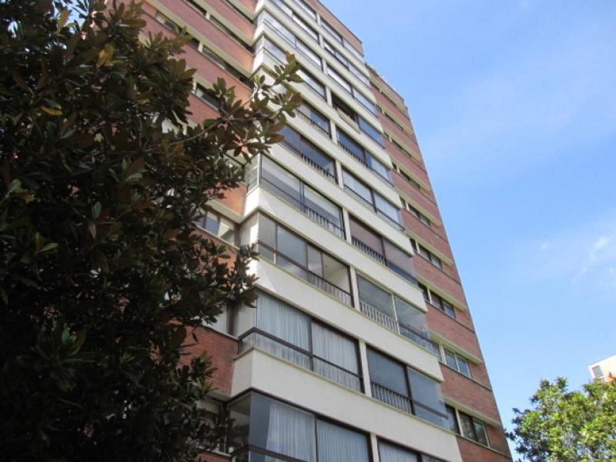 Casa de 3 dormitorios en Bogotá, Colombia No. 13399