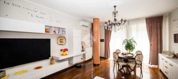 Apartamento de 4 habitaciónes en Milan, Italy No. 247243 33