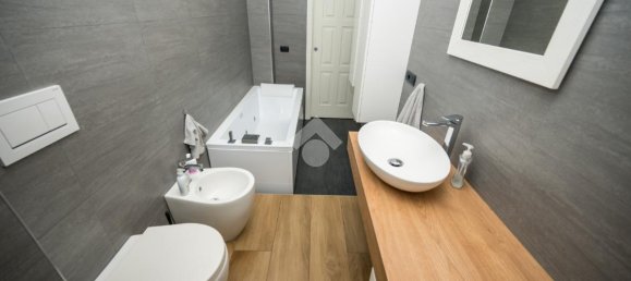 Apartamento de 4 habitaciónes en Milan, Italy No. 247243 17