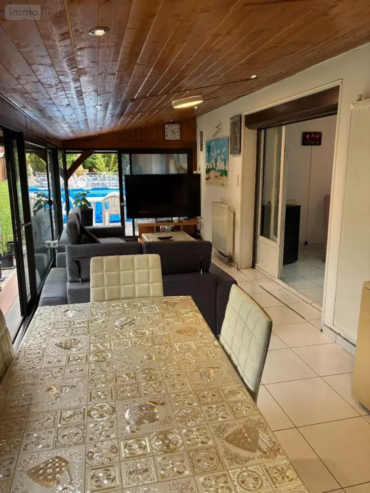 Casa T4 em La Chapelle-Saint-Luc, France N.º 354801