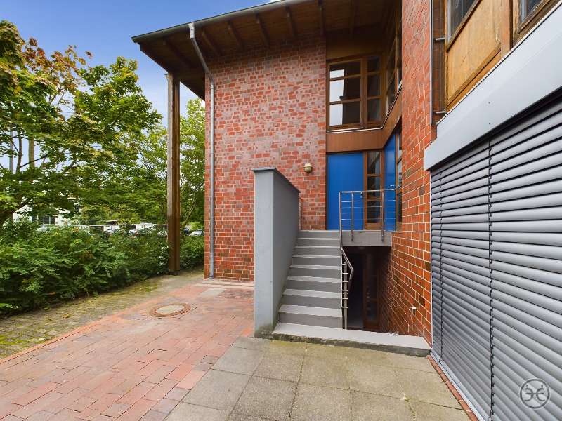 Здание с 15 комнатами в Ольденбург, Германия № 144161