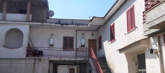 4 rooms Apartment in Marigliano, Italy No. 109410 8